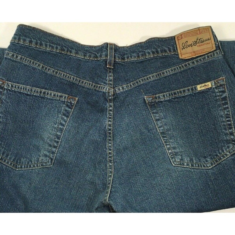 Womens Signature Levi Strauss Blue Jeans 12 Short